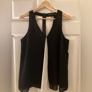 Banana Republic black and white sleeveless top cutout back. Size M